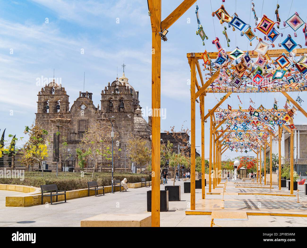 Messico, Apr 24 2023 - Vista soleggiata della chiesa del Tempio del Santuario Foto Stock
