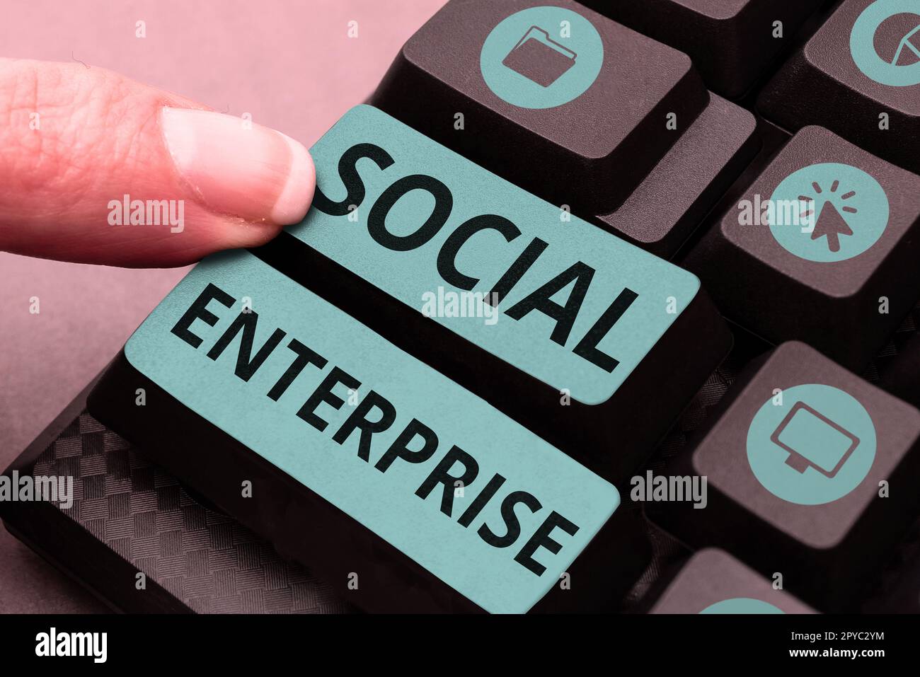 Cartello che mostra Social Enterprise. Business Showcase Business che fa soldi in modo socialmente responsabile Foto Stock