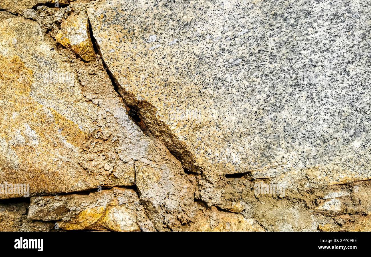 Struttura in pietra grezza e mattoni a Puerto Escondido Mexico. Foto Stock