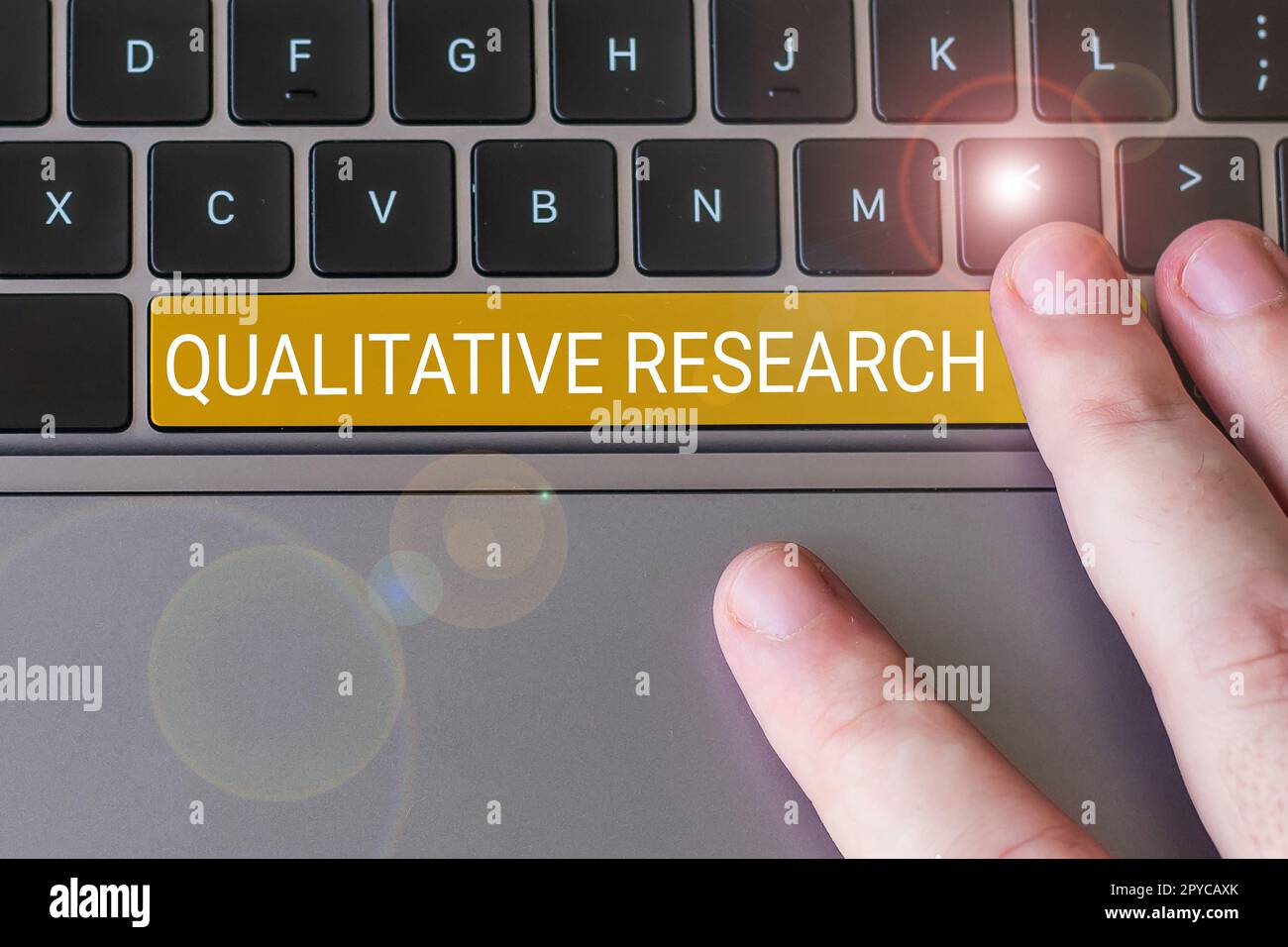 Scrittura visualizzazione testo Ricerca qualitativa. Panoramica aziendale certificato per svolgere un lavoro competente con esperienza Foto Stock