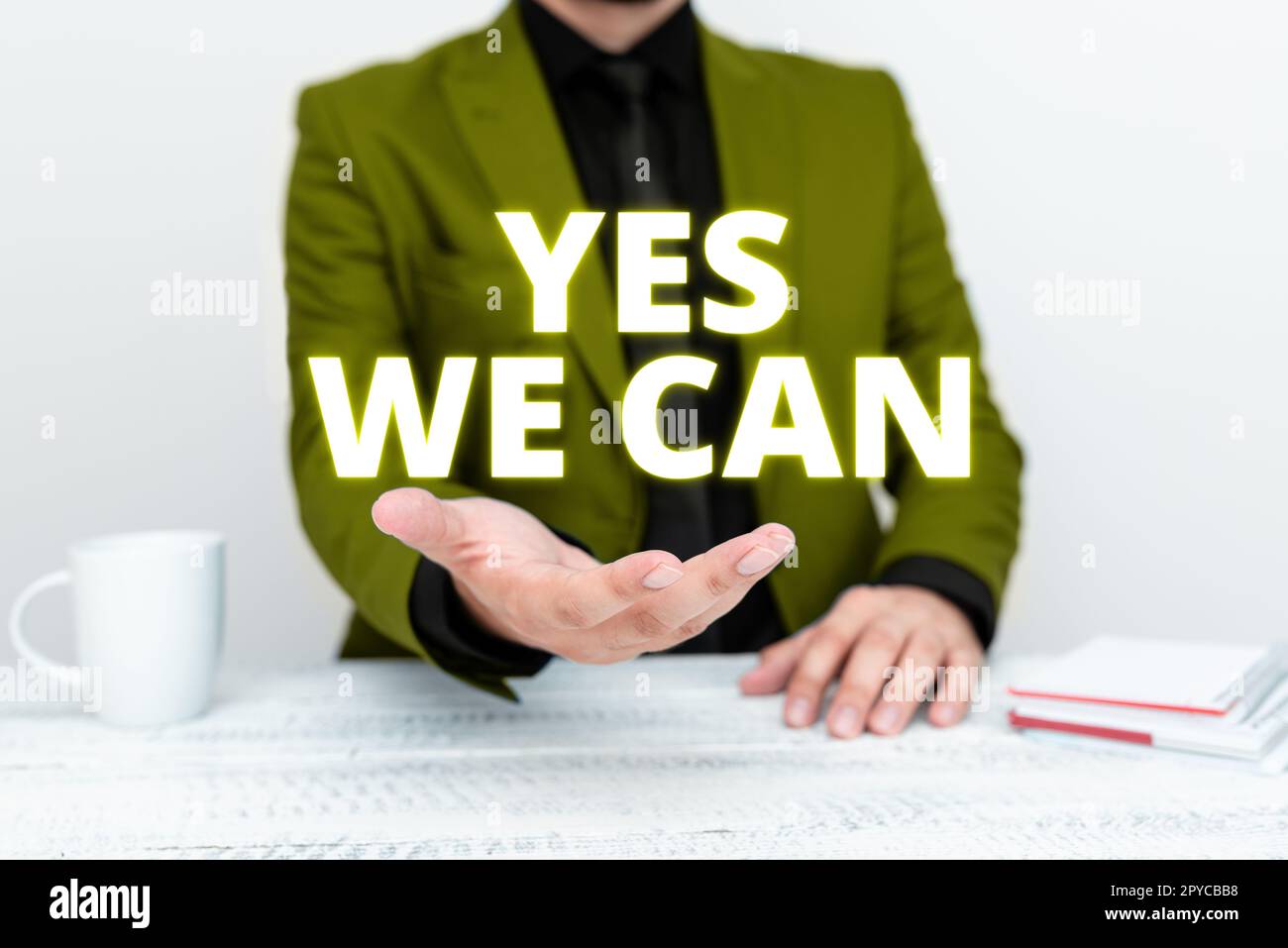 Segno di scrittura a mano Sì We Can. Parola per la motivazione fare qualcosa ha la forza sufficiente per continuare ad andare Foto Stock