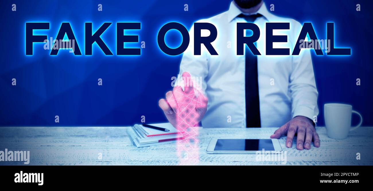 Visualizzazione concettuale Fake o Real. Differenza concettuale tra i fatti e la disinformazione deliberata Foto Stock