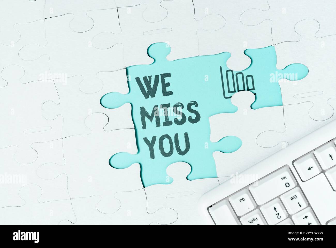 Didascalia concettuale ci manchi. Approccio aziendale sentirsi triste perché non siete qui più messaggio amorevole Foto Stock