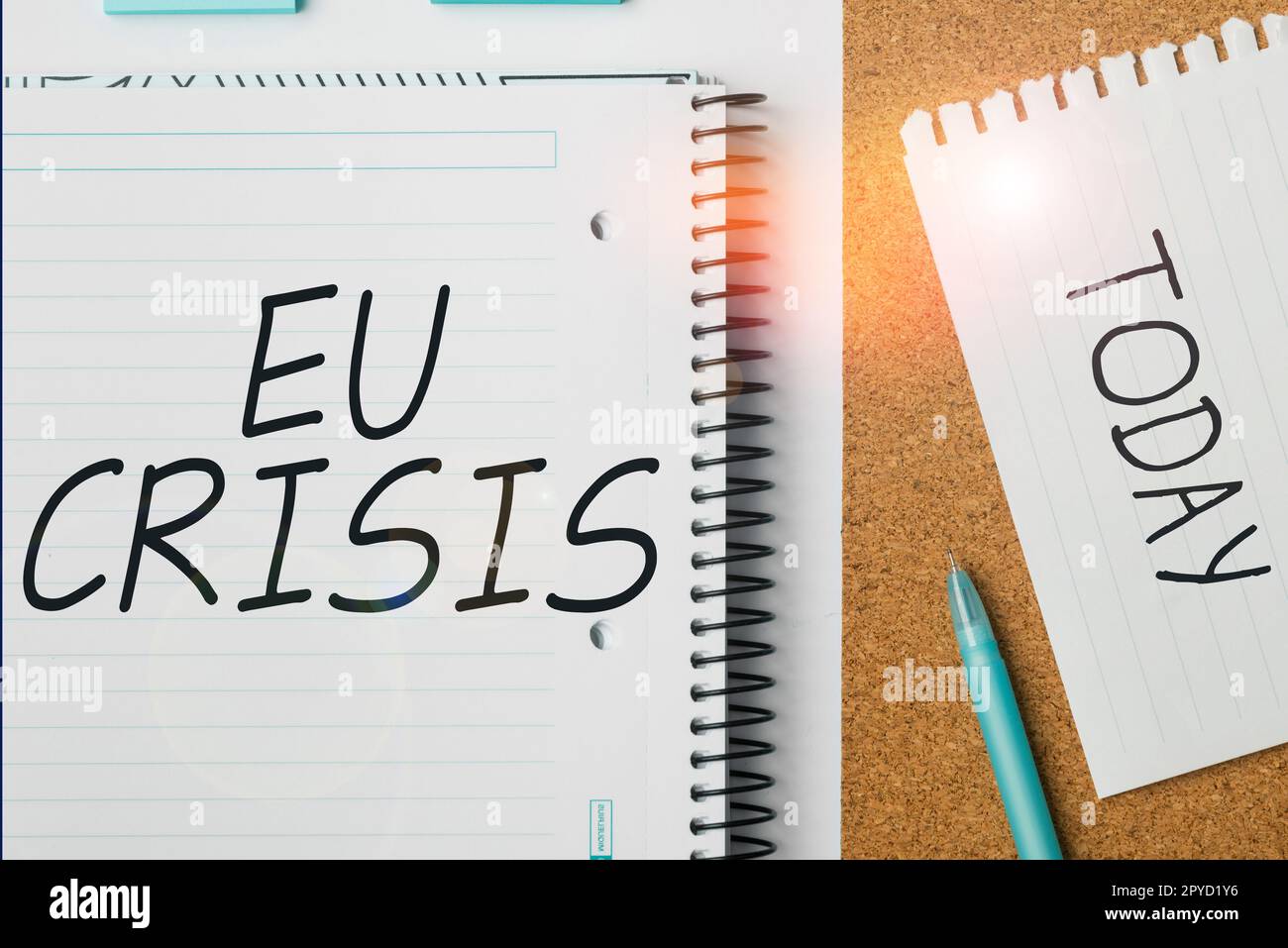 Ispirazione che mostra il segno della crisi dell'UE. Foto concettuale lo stato dell’Eurozona incapace di ripagare o rifinanziare il proprio debito pubblico Foto Stock