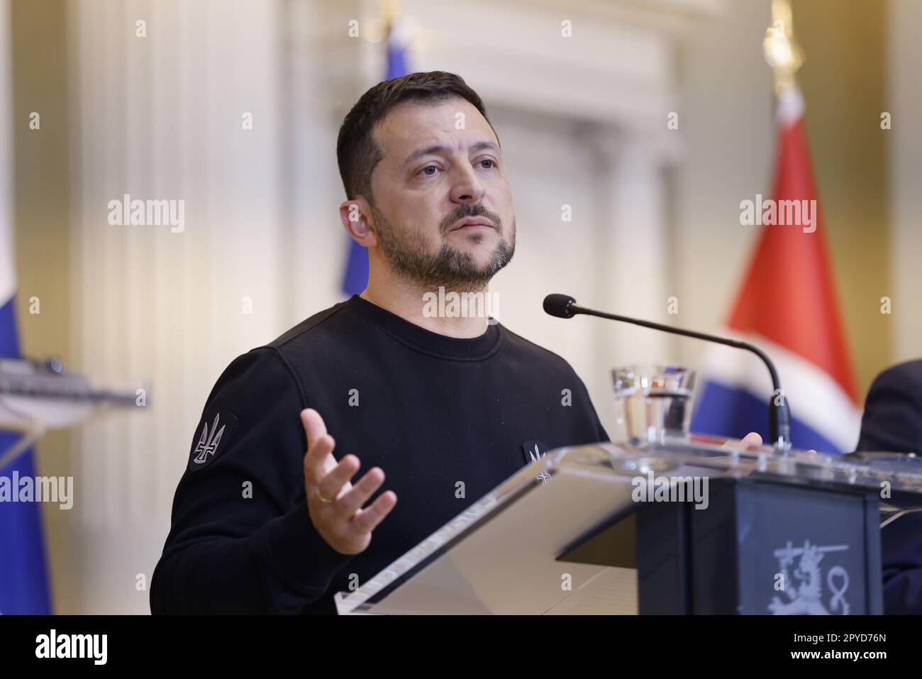 Helsingfors, Finlandia. 03rd maggio, 2023. HELSINKI 20230503 il presidente ucraino Volodymyr Zelenskyj tiene una riunione stampa insieme ai primi ministri nordici in occasione della visita ufficiale di Zelensky in Finlandia in occasione della riunione dei ministri nordici, nel palazzo presidenziale di Helsinki. Foto: Christine Olsson/TT/code 10430 Credit: TT News Agency/Alamy Live News Foto Stock