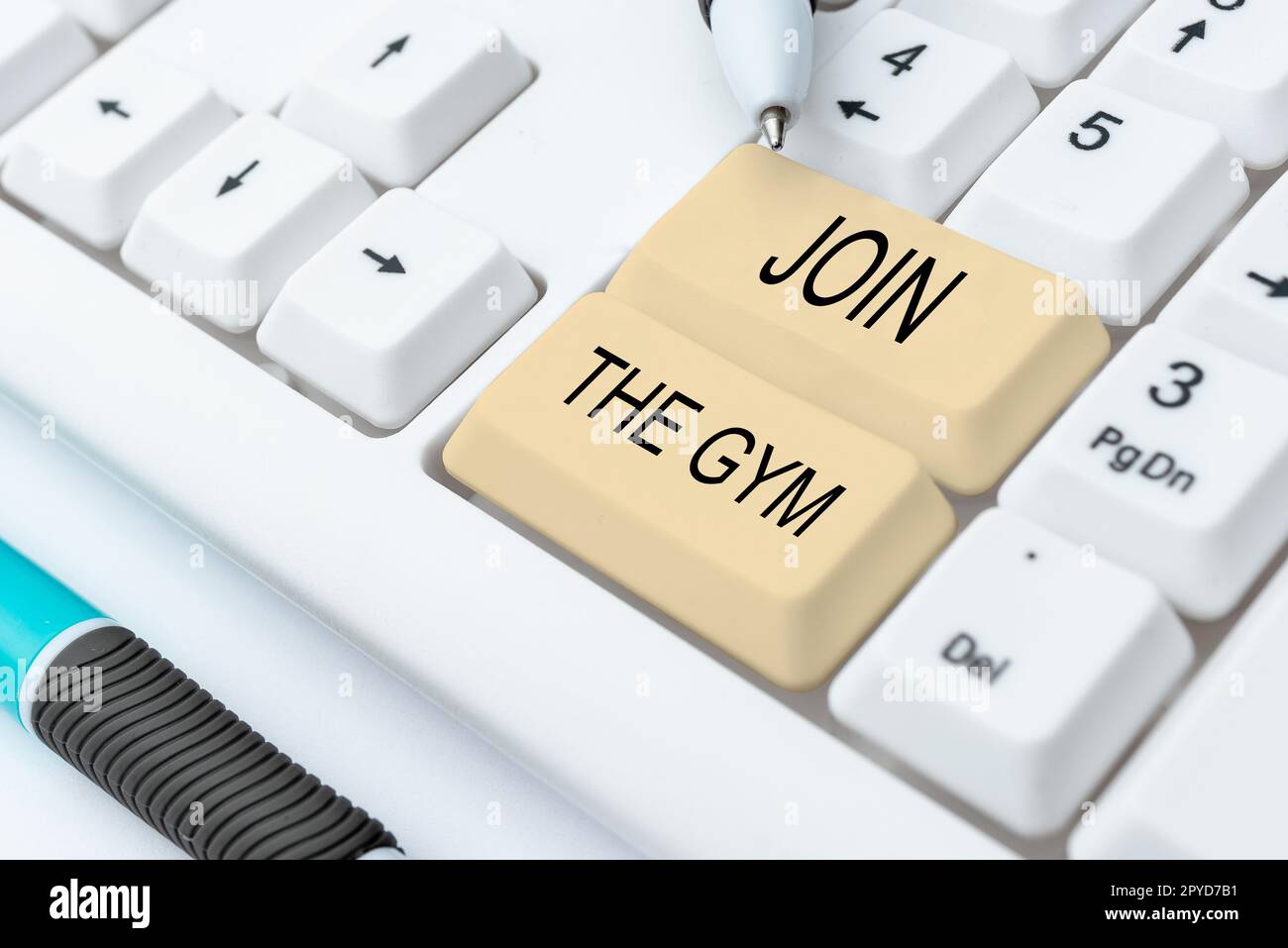 Testo scritto a mano Unisciti alla palestra. Motivazione concettuale della foto per cominciare ad allenarsi facendo esercizi di fitness Foto Stock