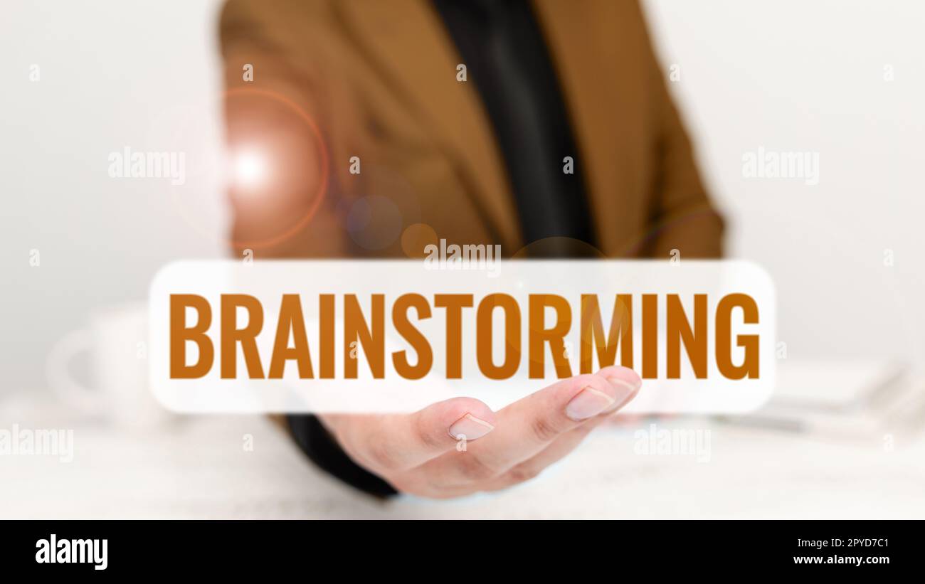 Brainstorming di didascalie concettuali. Concetto significato tenere una discussione di gruppo per produrre idee lavoro di squadra riunione Foto Stock