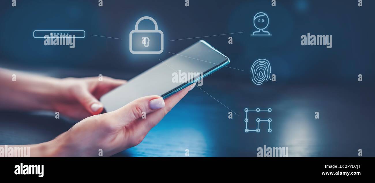 Persona che tenta di accedere al telefono con una password, un'impronta digitale e un volto. Foto Stock