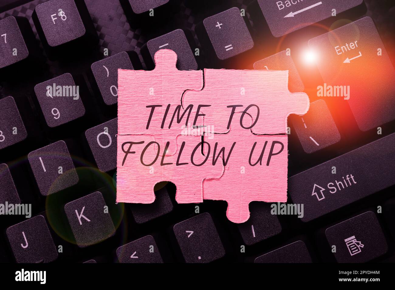 Segno che mostra il tempo di follow-up. Foto concettuale richiesta dell'attività precedente o continuazione delle informazioni Foto Stock