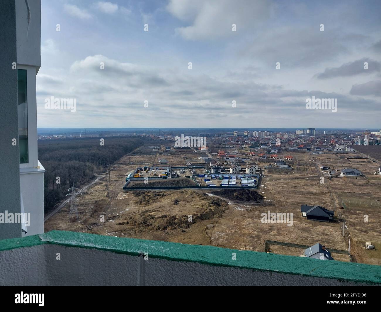 Panorama della città dall'alto di un edificio a più piani Foto Stock