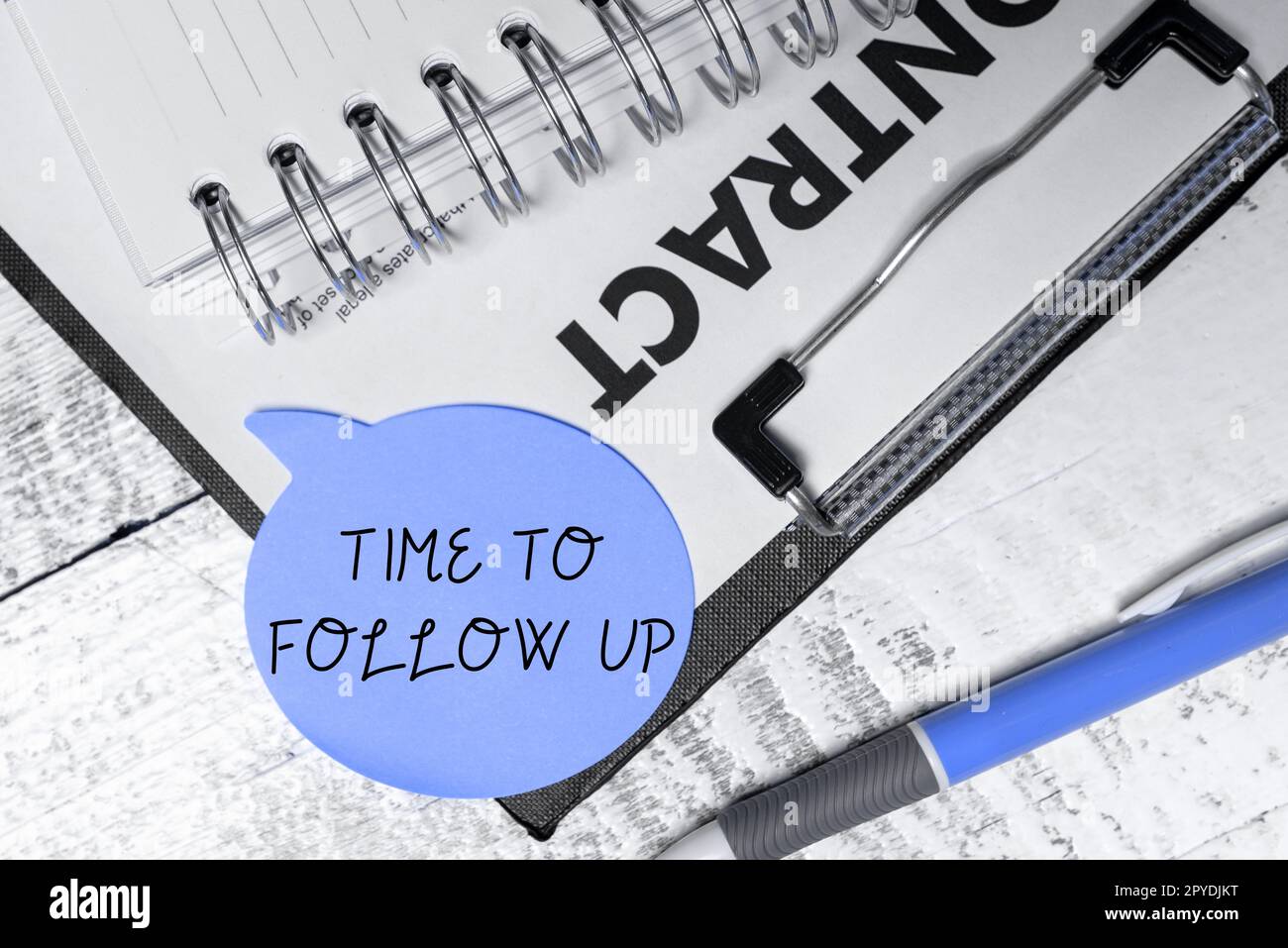 Scrittura manuale del testo tempo di follow-up. Approccio aziendale richiesta dell'attività precedente o continuazione delle informazioni Foto Stock
