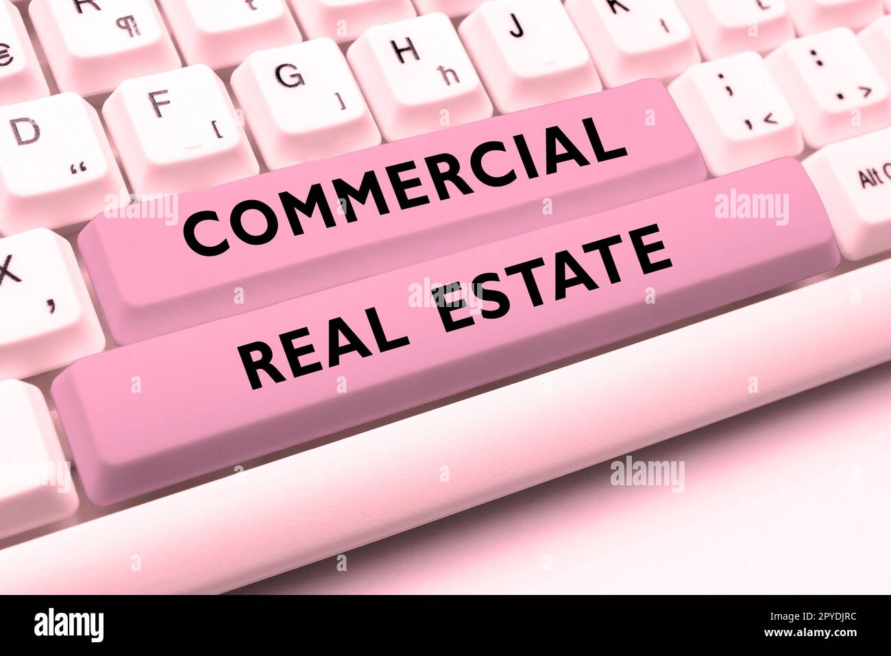 Segno che mostra bene immobile commerciale. Concettuale foto reddito costruzione di proprietà o terreno per scopi commerciali Foto Stock