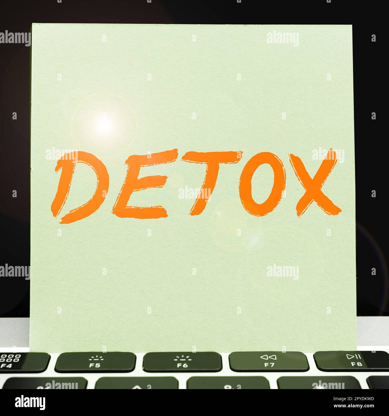 Scrittura a mano del testo Detox. Concetto significato momento per la dieta salute Nutrizione trattamento di dipendenza pulizia Foto Stock