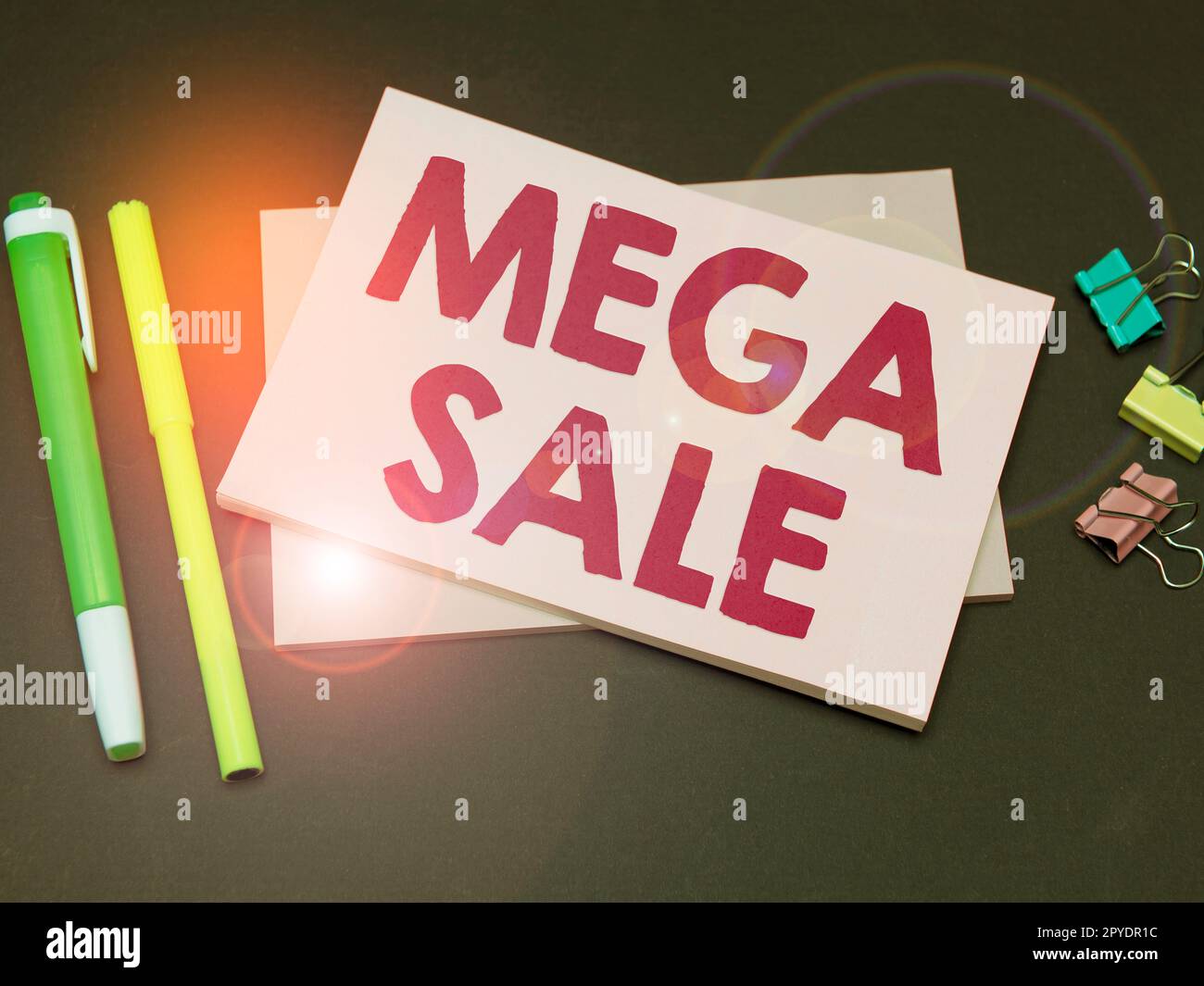 Didascalia concettuale Mega sale. Business idea il giorno pieno di offerte speciali per lo shopping e sconti pesanti Foto Stock