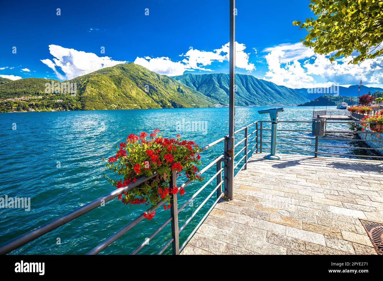 Idilliaca vista sul lago di Como Foto Stock