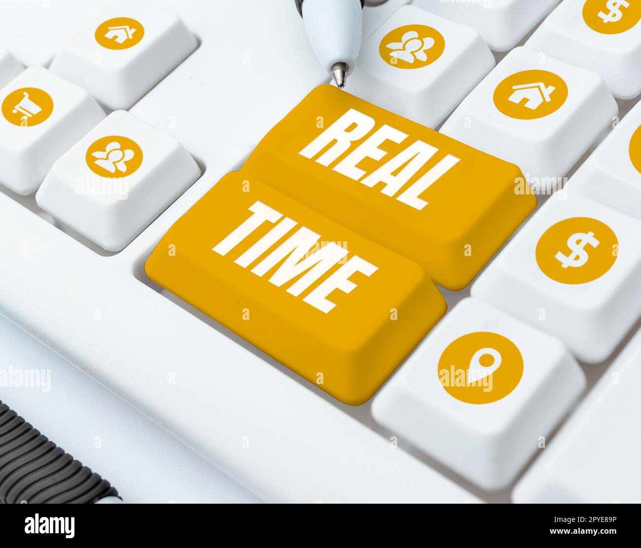 Visualizzazione concettuale in tempo reale. Foto concettuale il tempo effettivo durante il quale si verifica un processo o un evento Foto Stock