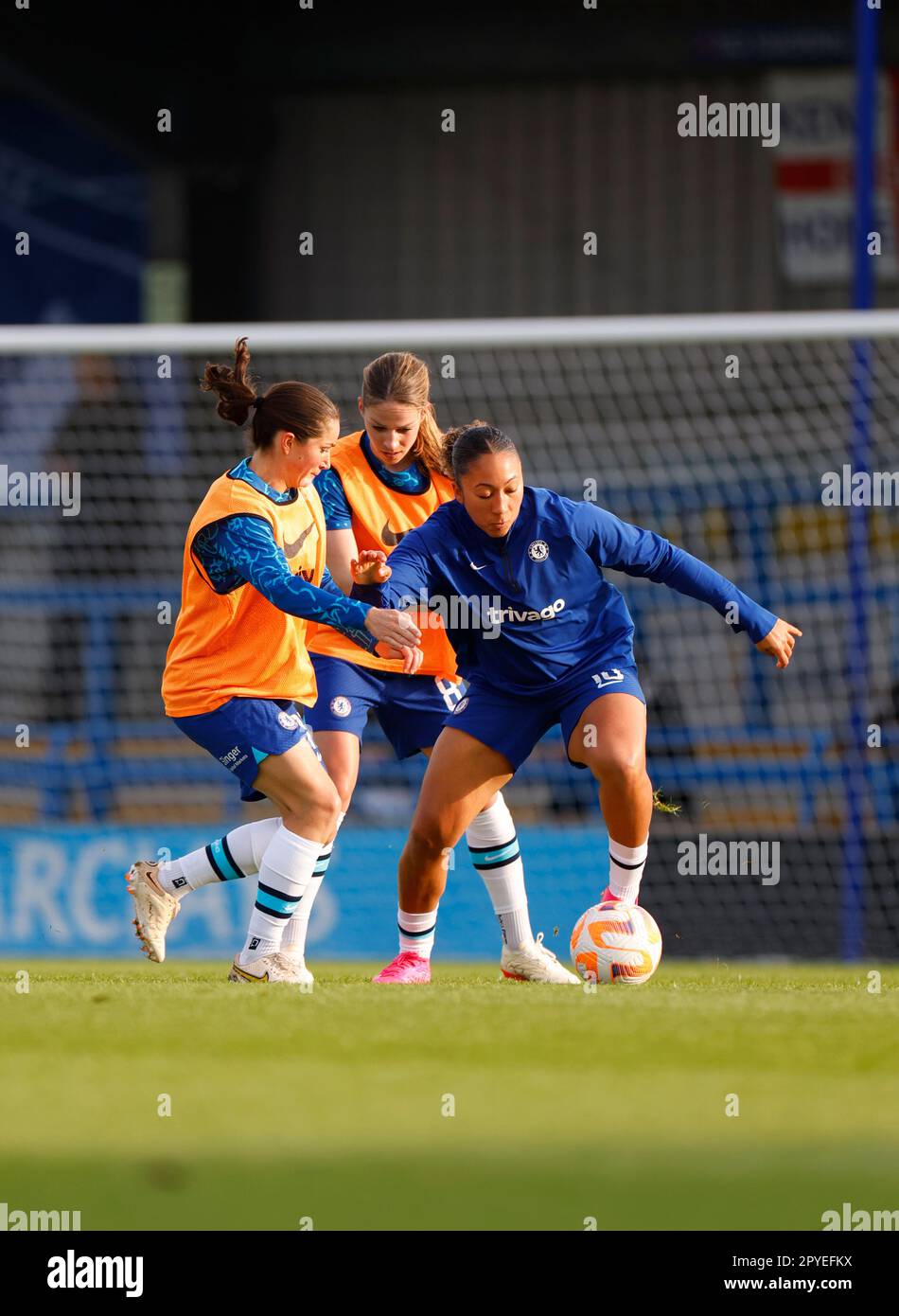 Londra, Regno Unito. 03rd maggio, 2023. Londra, Inghilterra, 3rd 2023 maggio: I giocatori di Chelsea si scaldano prima della partita di calcio di Barclays fa Women's Super League tra Chelsea e Liverpool a Kingsmeadow a Londra, Inghilterra. (James Whitehead/SPP) Credit: SPP Sport Press Photo. /Alamy Live News Foto Stock