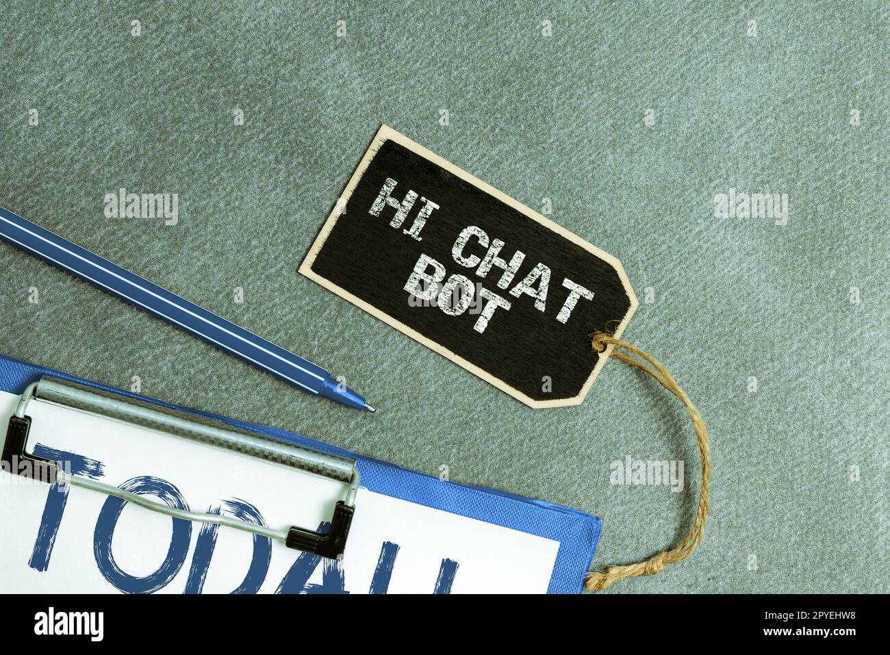 Ispirazione che mostra il segno Ciao Chat Bot. Messaggio di saluto su Internet alla macchina robot che risponde a un messaggio inviato Foto Stock