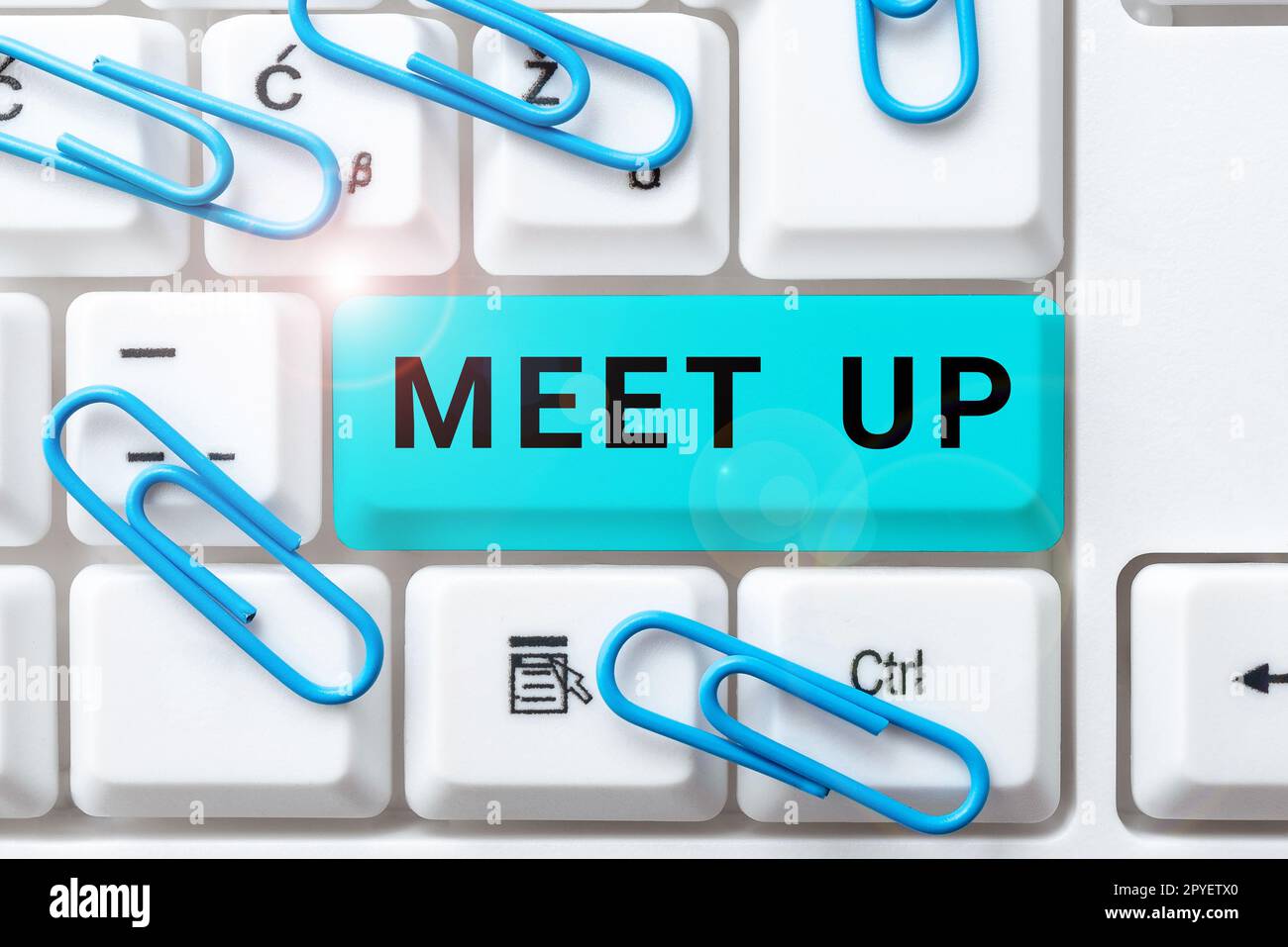 Testo scritto a mano Meet Up. Business showcase riunione informale riunione di lavoro di squadra collaborazione di gruppo di discussione Foto Stock