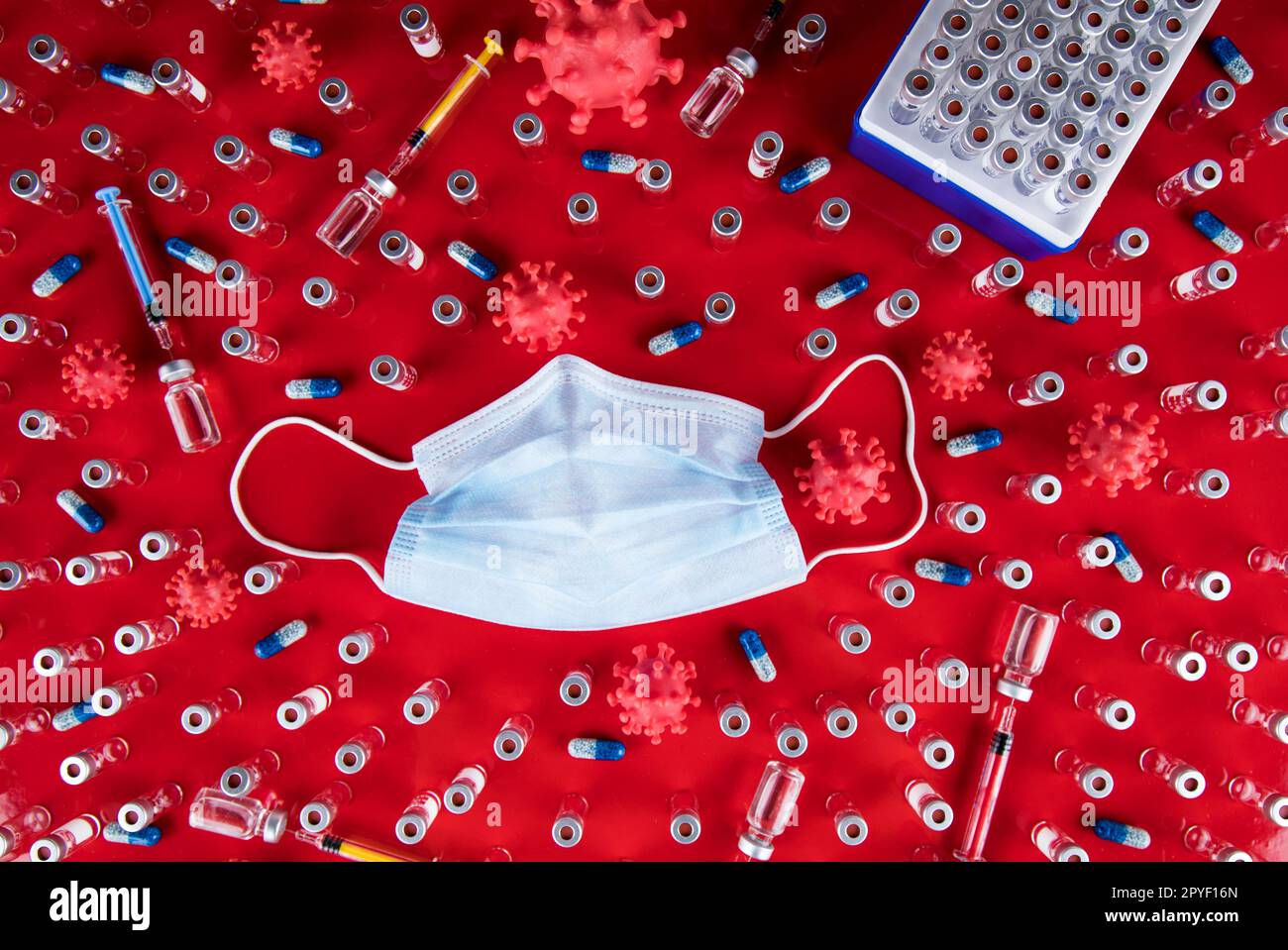 Maschera medica per la protezione contro il virus della corona, sfondo pandemico della SARS Foto Stock