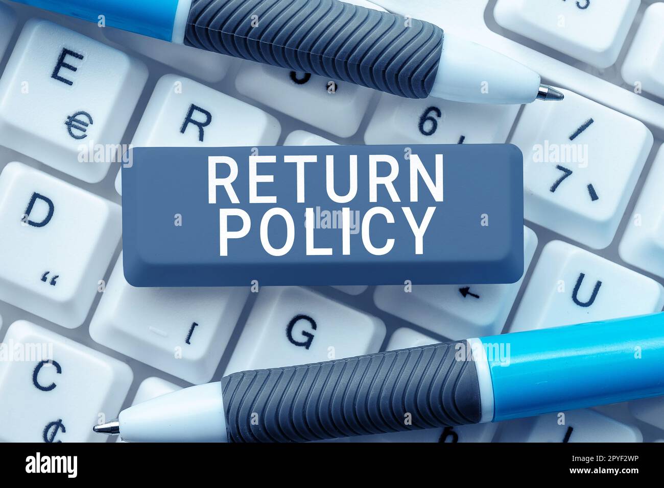 Didascalia di testo che presenta la politica di restituzione. Concetto che significa rimborso fiscale Termini e condizioni di vendita al dettaglio per l'acquisto Foto Stock