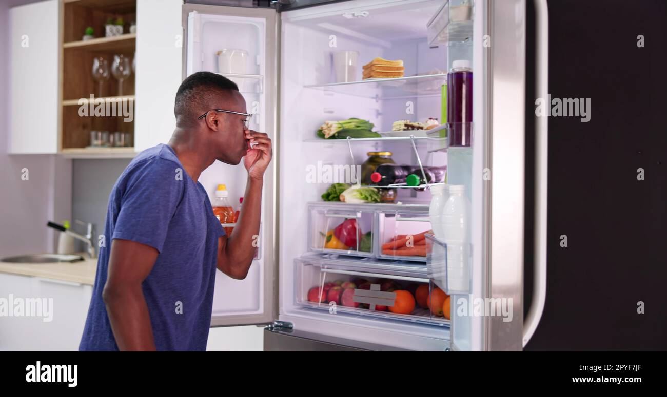 Cibo marcio cattivo odore o puzzolente in frigorifero Foto Stock