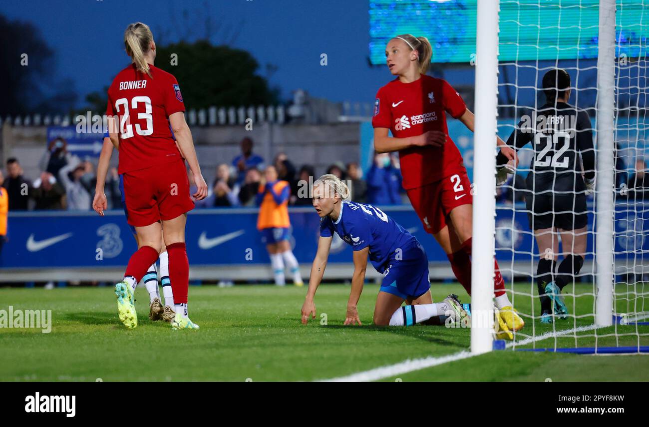 Londra, Regno Unito. 03rd maggio, 2023. Londra, Inghilterra, 3rd 2023 maggio: Pernille Harder (23 Chelsea) rues un'occasione mancata durante la Barclays fa Women's Super League tra Chelsea e Liverpool a Kingsmeadow a Londra, Inghilterra. (James Whitehead/SPP) Credit: SPP Sport Press Photo. /Alamy Live News Foto Stock