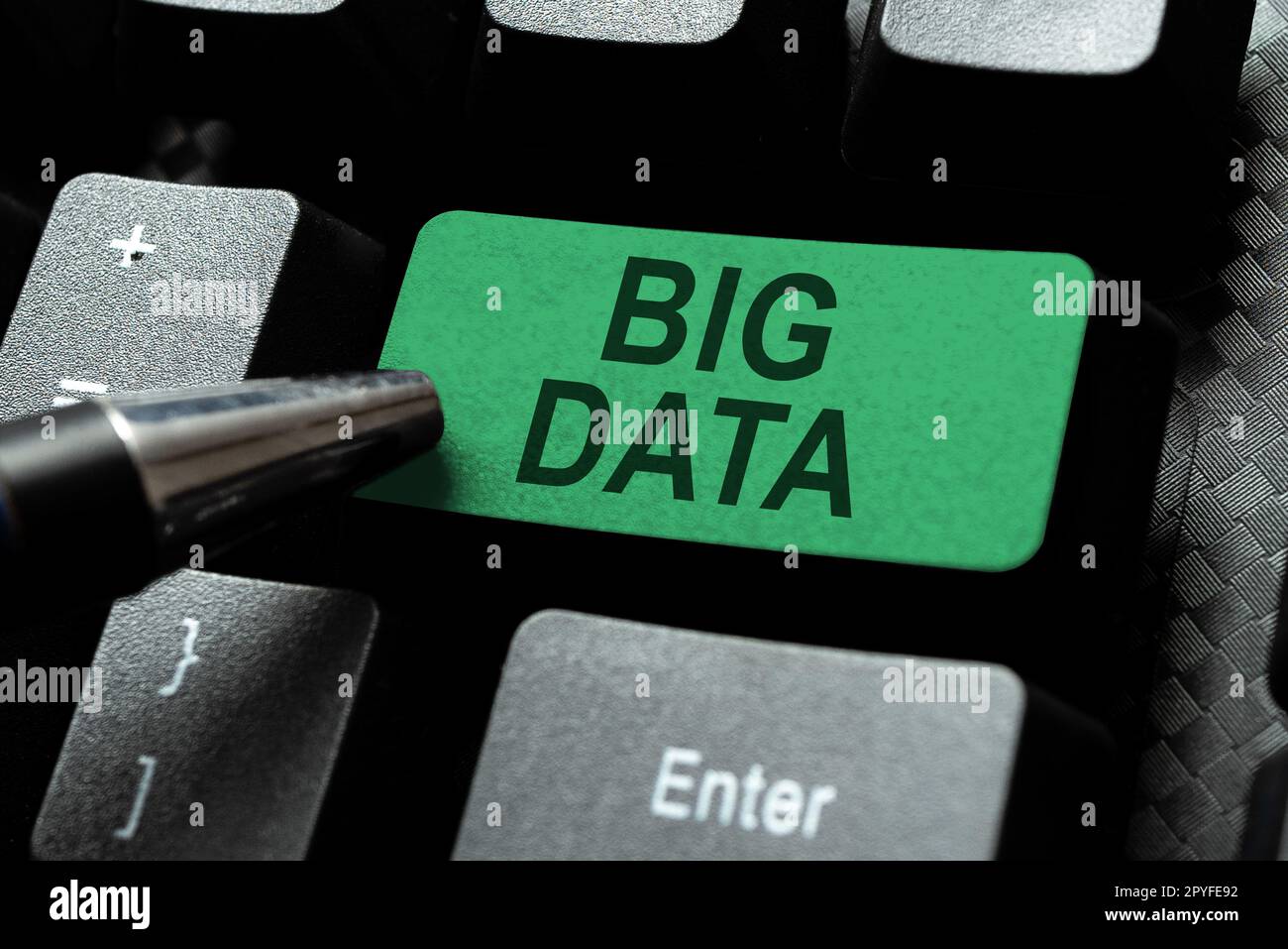 Scrittura a mano di testo Big Data. Parola per gli insiemi che così complesso che il software tradizionale non può occuparsi di loro Foto Stock