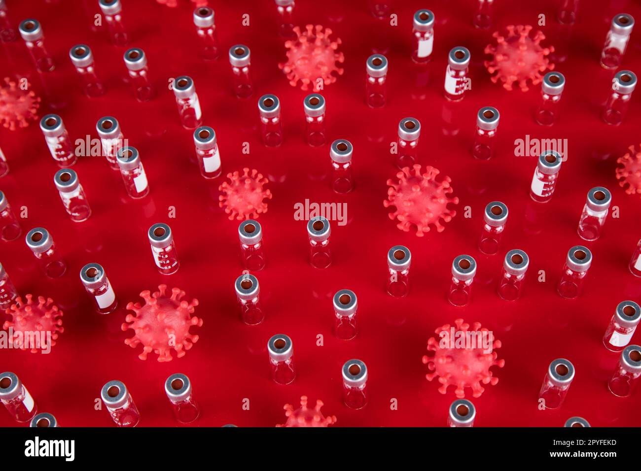 Bottiglie vaccino contro il coronavirus, sfondo pandemico Foto Stock