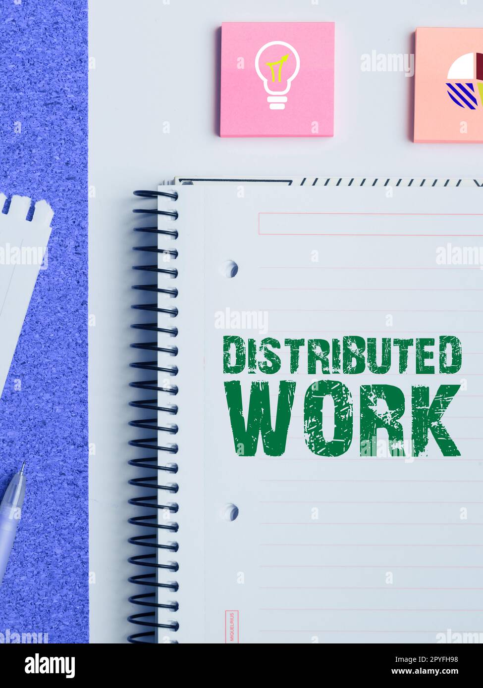 Segno che mostra il lavoro distribuito. Parola scritta su praticato dalle imprese che utilizzano le strutture di rete Foto Stock