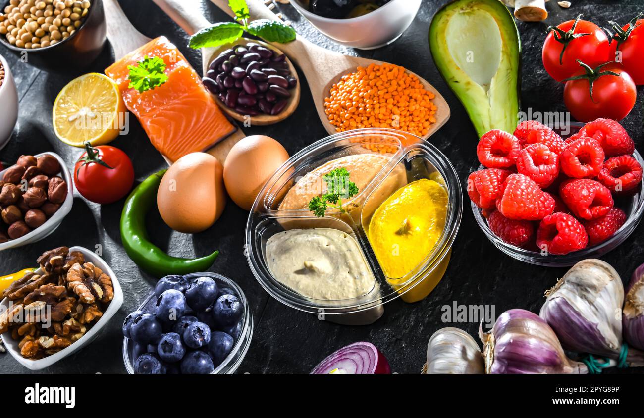 Ingredienti di una dieta sana che mantiene la salute generale Foto Stock