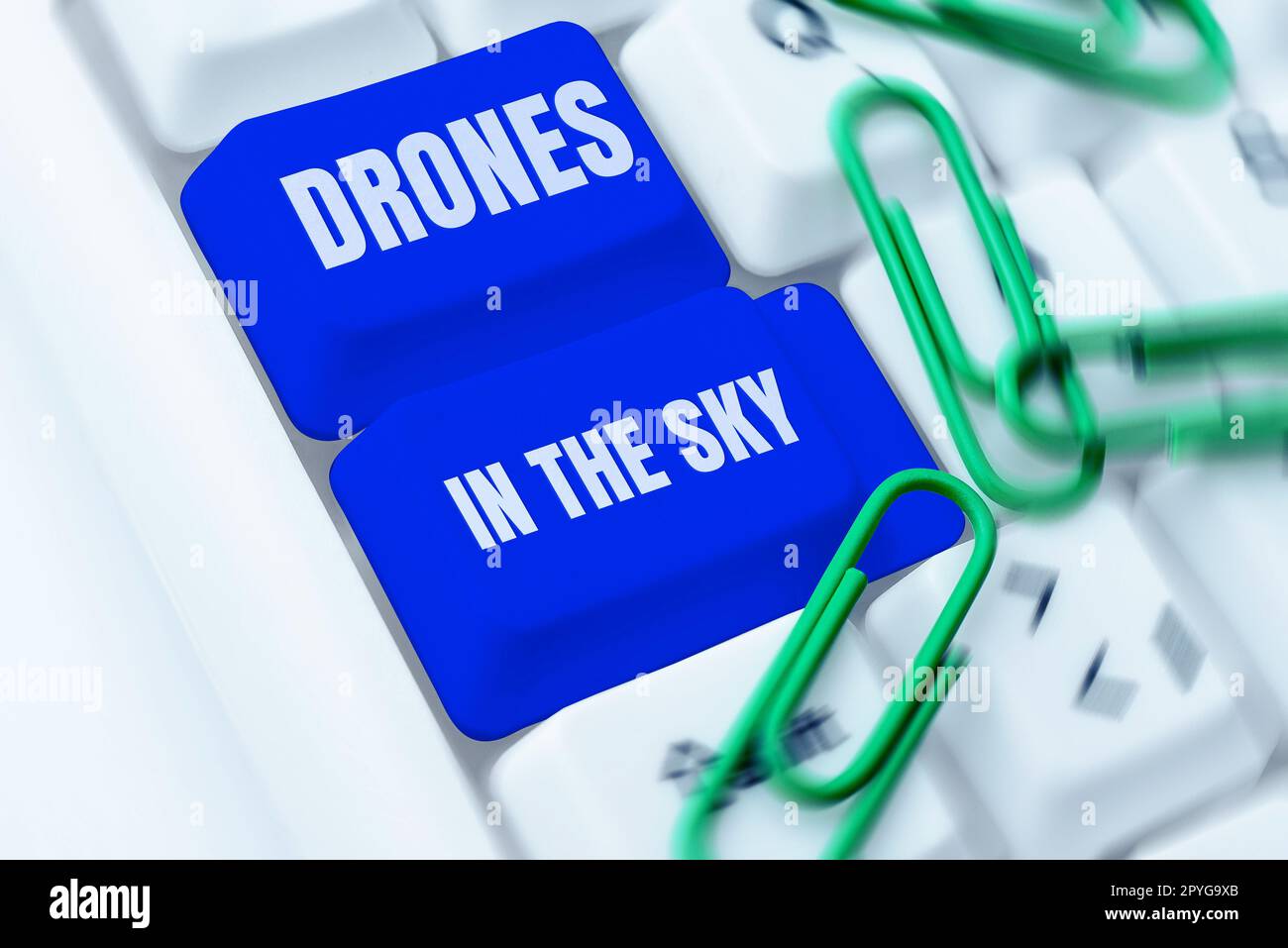 Scrittura di testo Drones in the Sky. Approccio aziendale moderna tecnologia delle telecamere aeree avanzata Foto Stock