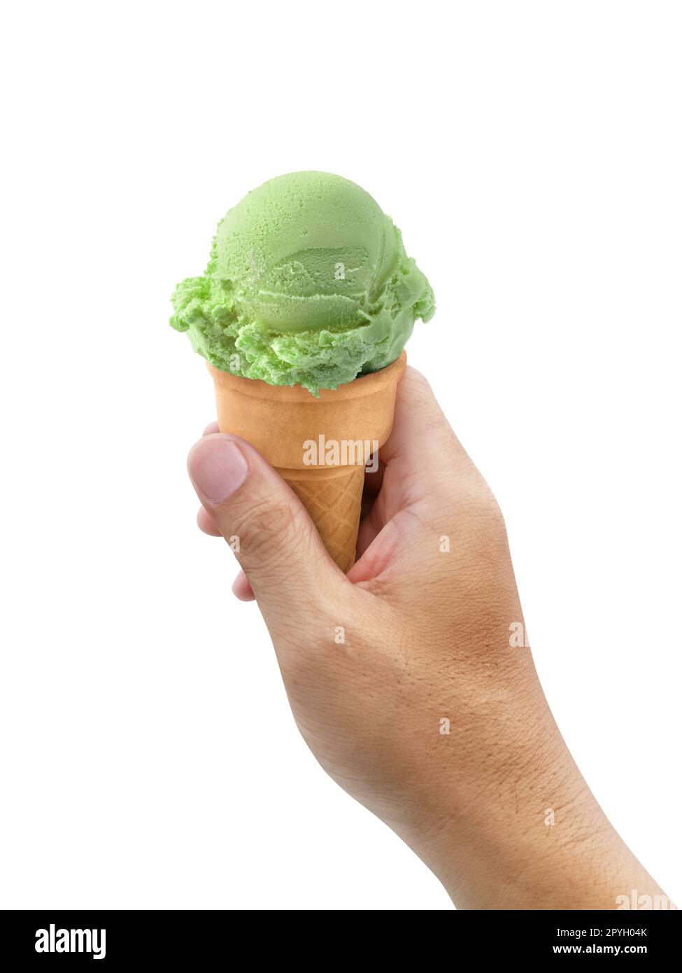 Una mano dell'uomo che tiene un cono del gelato su uno sfondo bianco Foto Stock