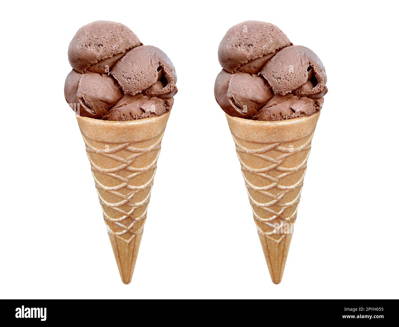 Gelato al cioccolato nel cono su sfondo bianco Foto Stock