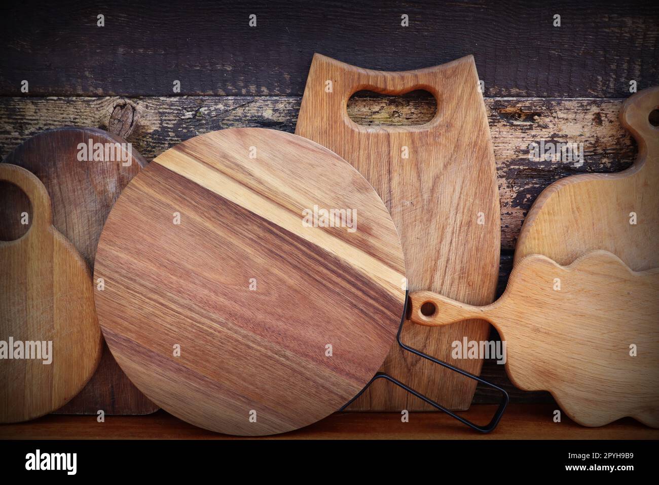 Svuotare il taglio di pannelli su sfondo di legno Foto Stock