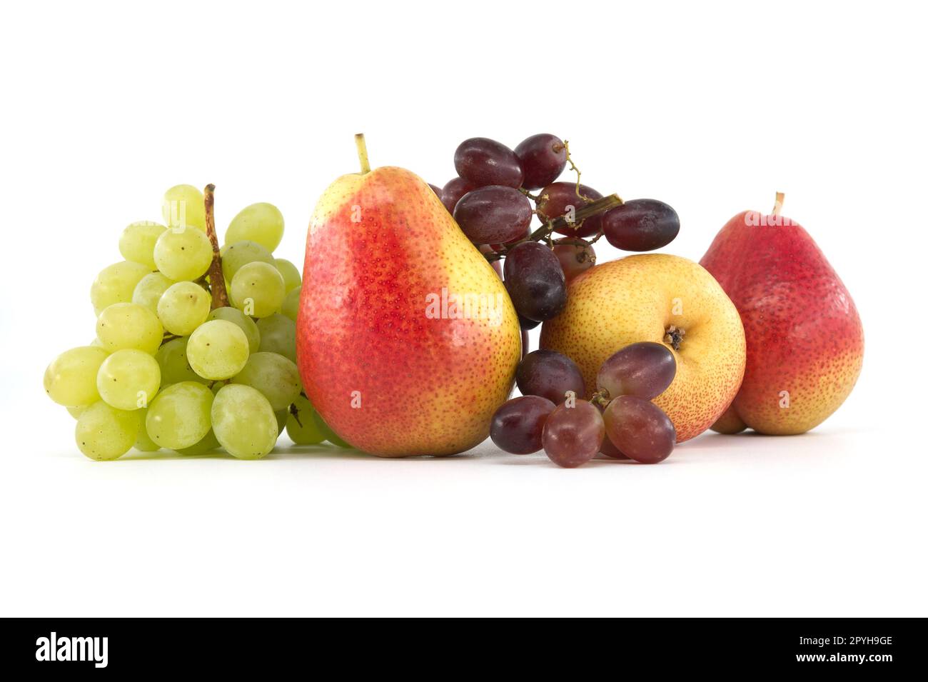 Frutta ricca e multivitaminica su sfondo bianco Foto Stock