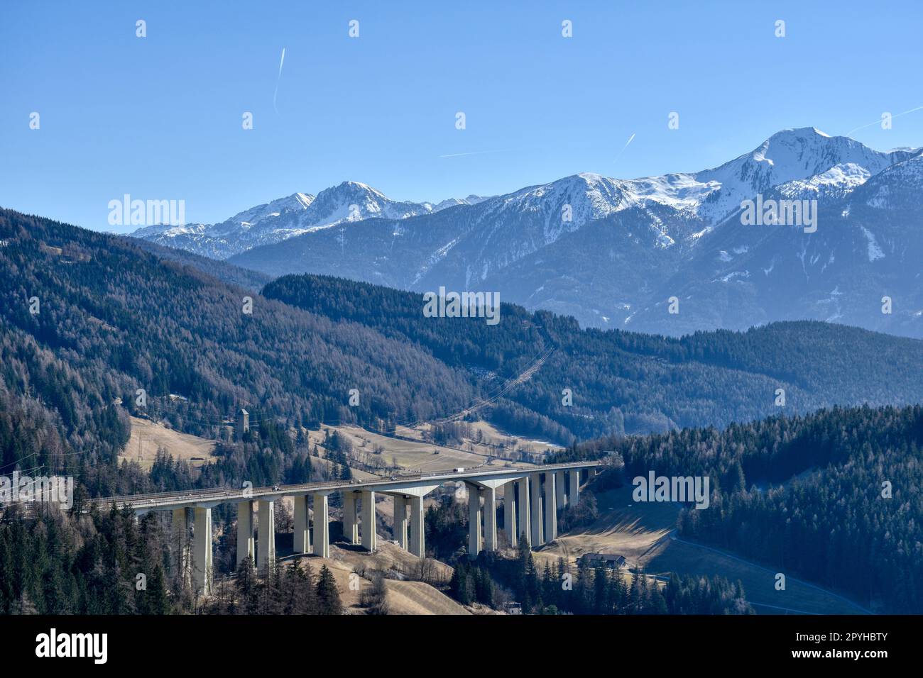 Brenner, Südtirol, Brennerautobahn, Autobahn, Wipptal, Eisack, Brücke, Brückenpfeiler, Autobahnbrücke, Südtirol, Italien, Verkehr, Transit, Hauptverke Foto Stock