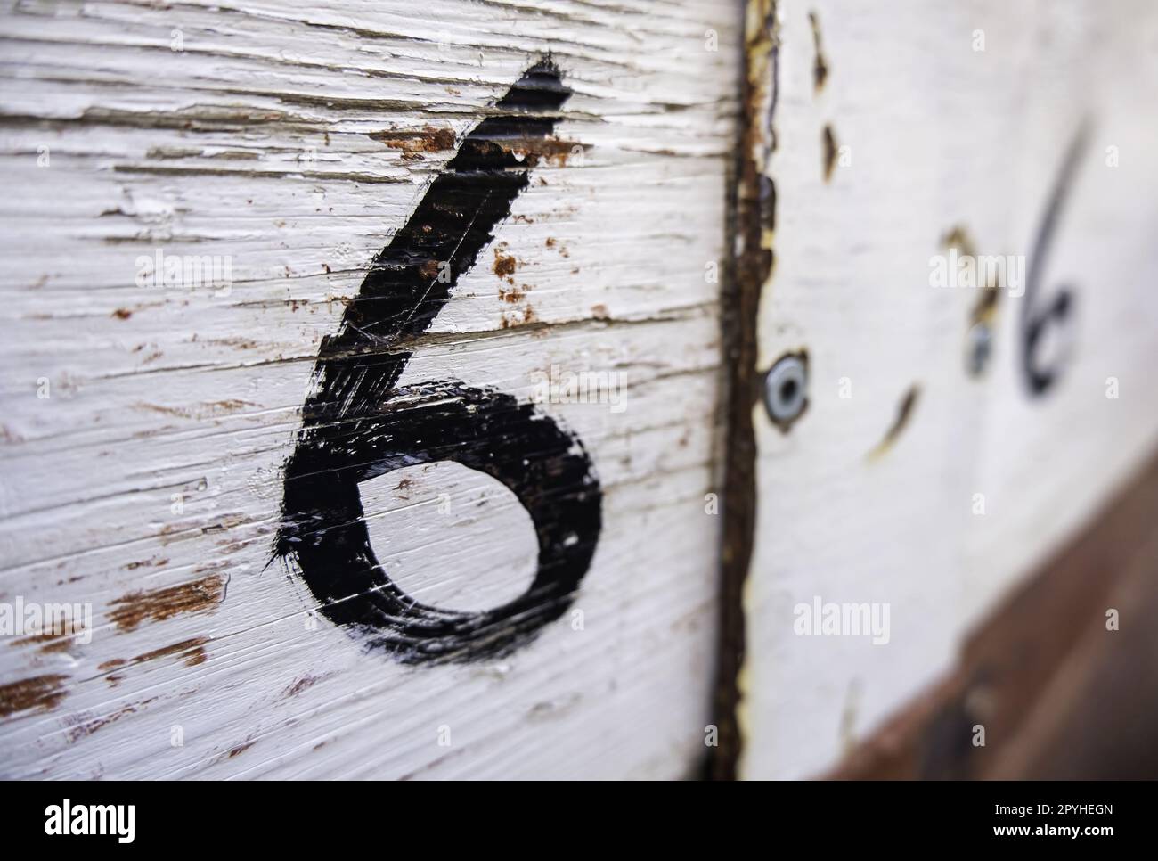 Il numero sei dipinto Foto Stock