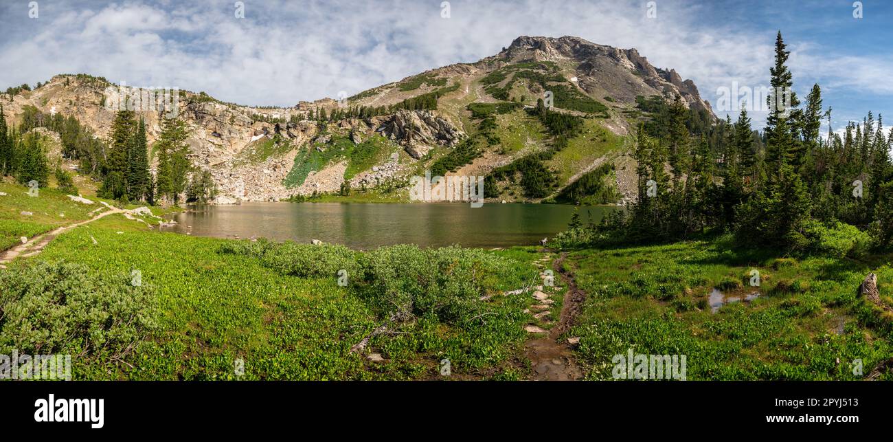 Panorama del Lago Holly nel Parco Nazionale del Grand Teton nel Canyon del Paintbrush Foto Stock