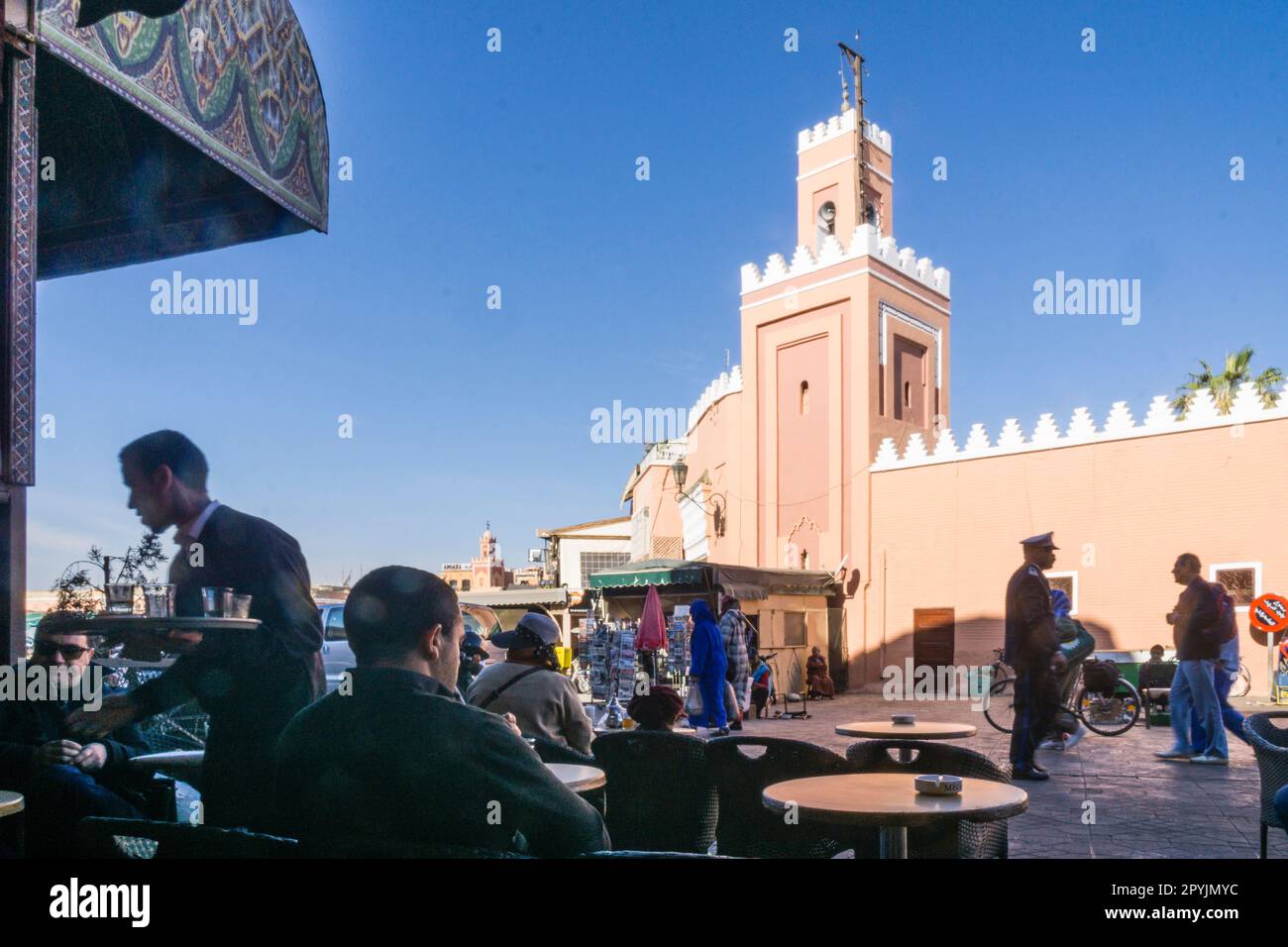 Restaurantes callejeros, Piazza Jamaa El Fna a Marrakech, Marruecos, norte de Africa, continente africano Foto Stock
