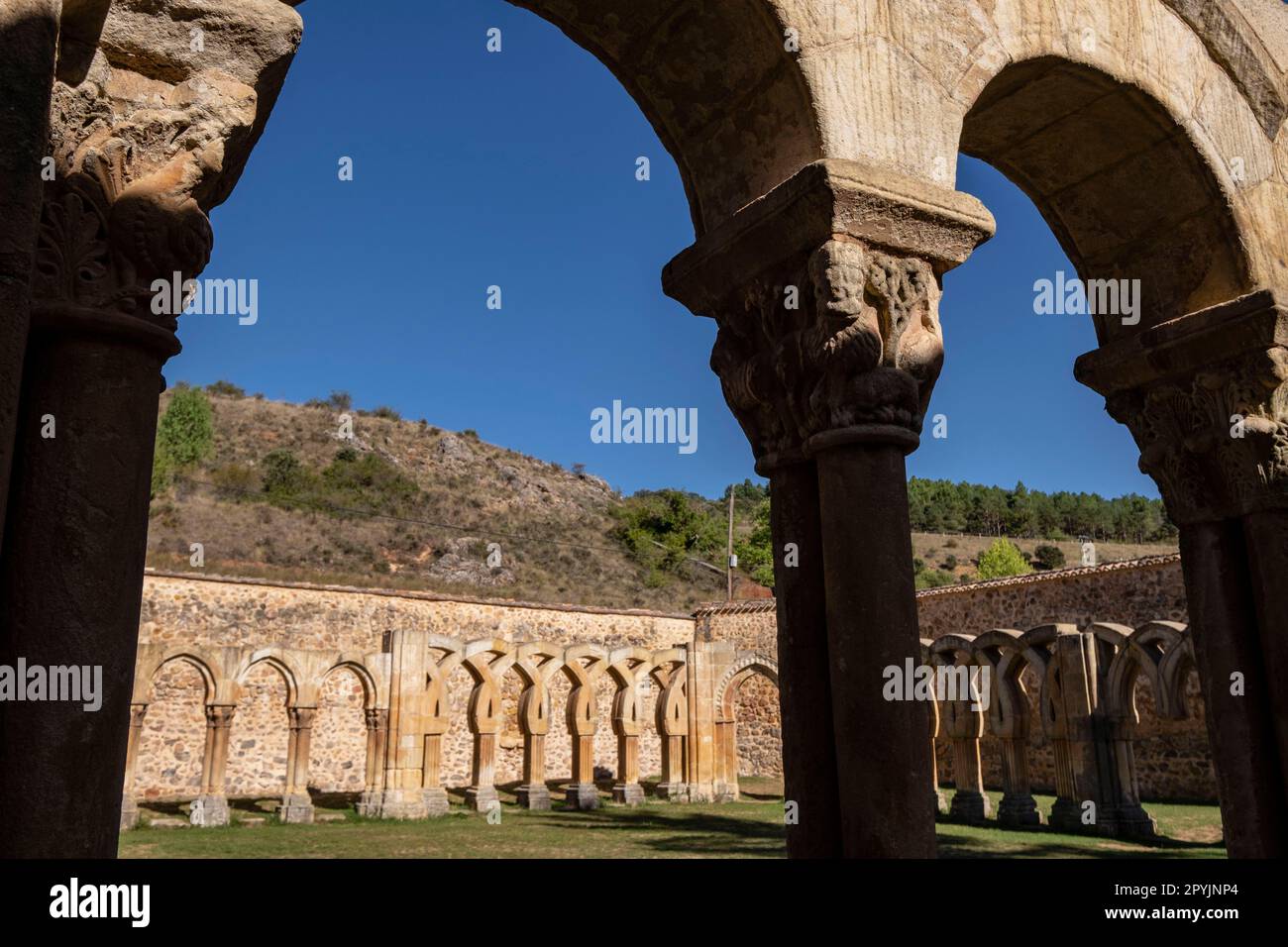 Archi chiostro, Monastero di San Juan de Duero, architettura romanica castigliano, 12th ° secolo, Soria, Comunità autonoma di Castiglia, Spagna, EUR Foto Stock