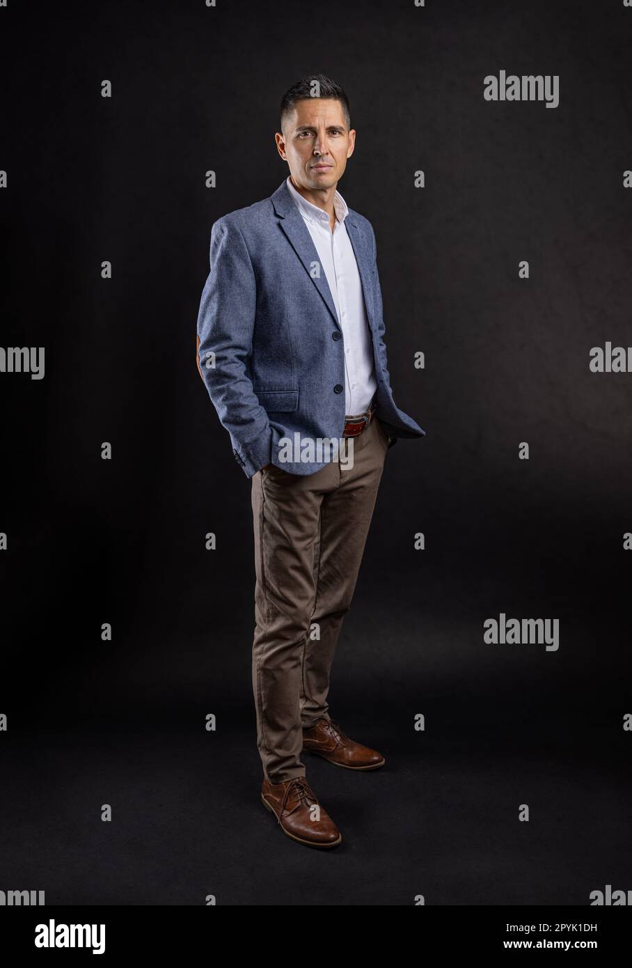 Un uomo d'affari di bell'aspetto Foto Stock