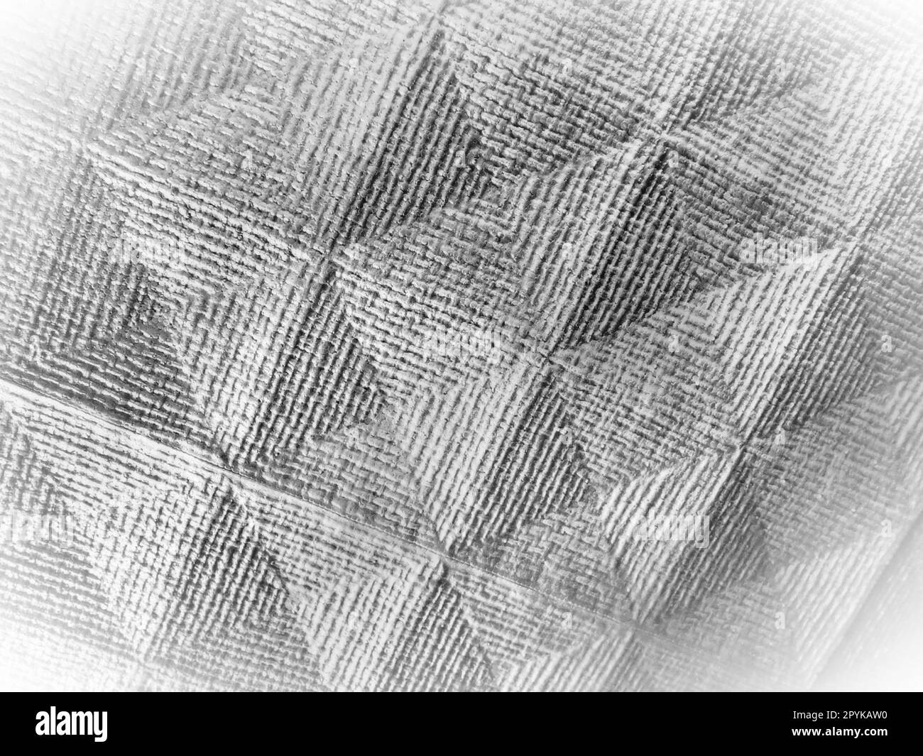 Sfondo astratto geometrico da triangoli, quadrati e linee. Rigonfiamento tridimensionale. Volume e piegatura della schiuma diagonale. Foto monocromatica in bianco e nero con sfumatura e texture. Vignettatura Foto Stock