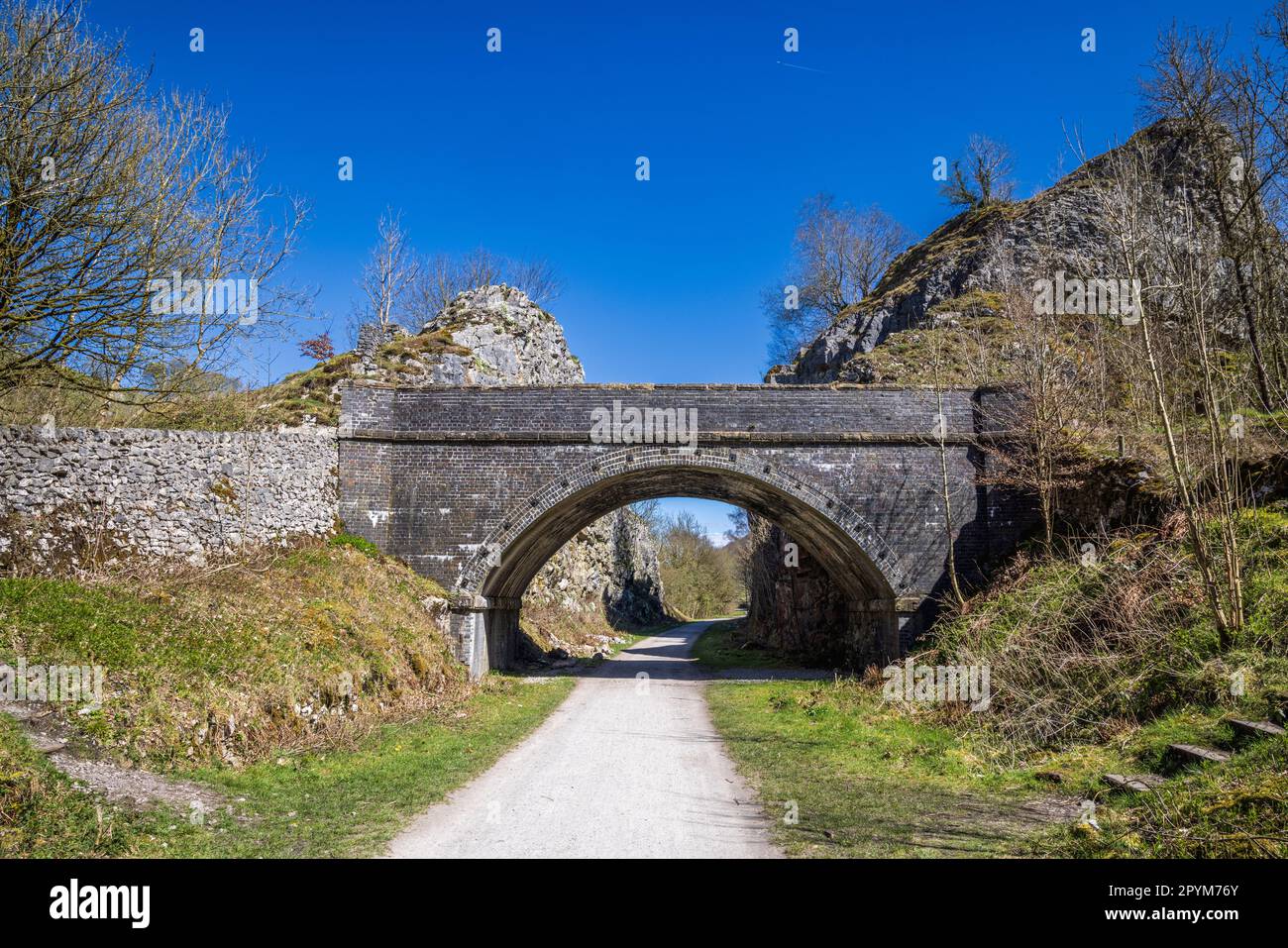 L'ultimo ponte sul Monsal Trail a Wyedale, Derbyshire, Inghilterra Foto Stock