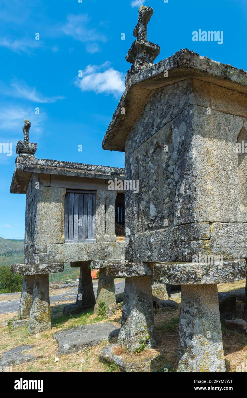 Espigueiros Tradizionale, Granary, Lindoso, Parco Nazionale Peneda Geres, Provincia Minho, Portogallo Foto Stock