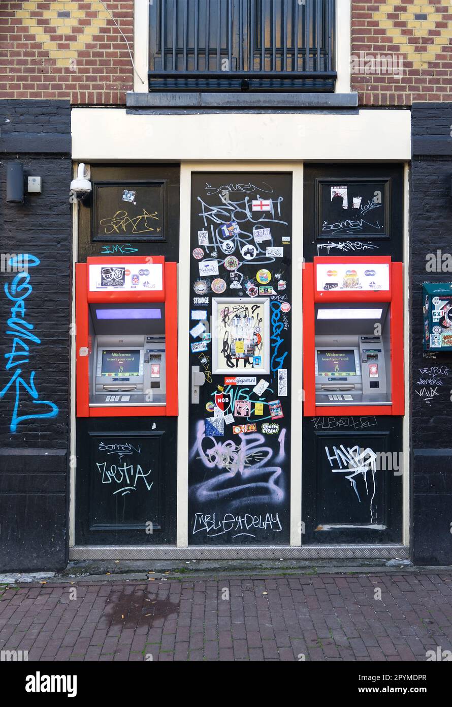 Punti cash coperti nei graffiti, Amsterdam, Olanda Foto Stock