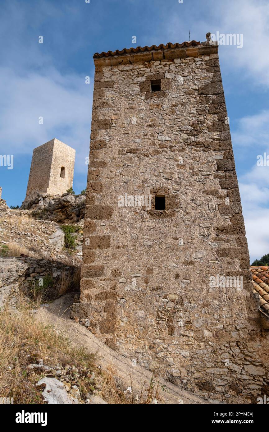iglesia de San Miguel y Torreón de origen islámico, Chaorna, Soria, comunidad autónoma de Castilla y León, Spagna, Europa Foto Stock