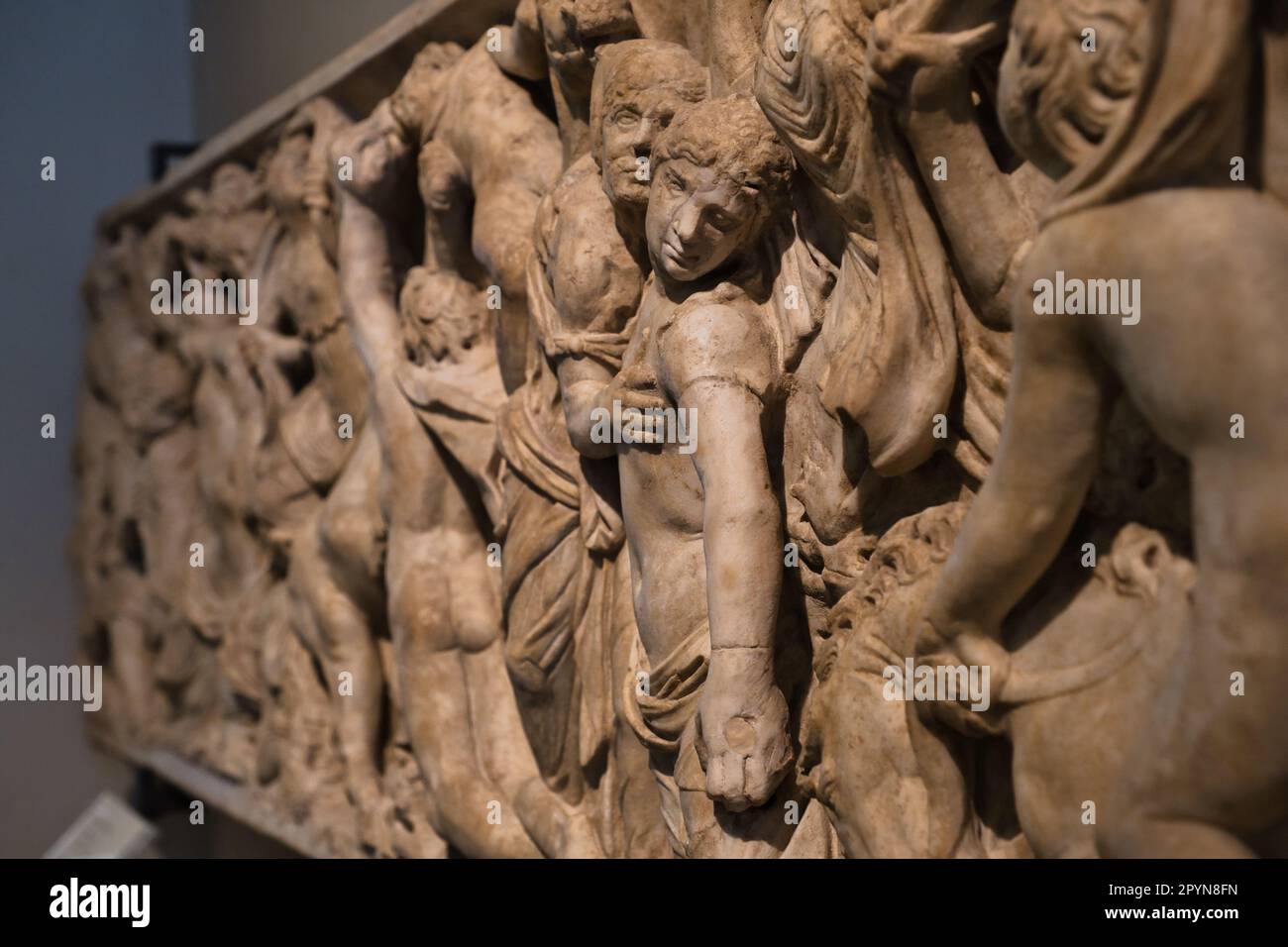 Particolare di un alto rilievo all'interno del museo archeologico di Venezia Foto Stock