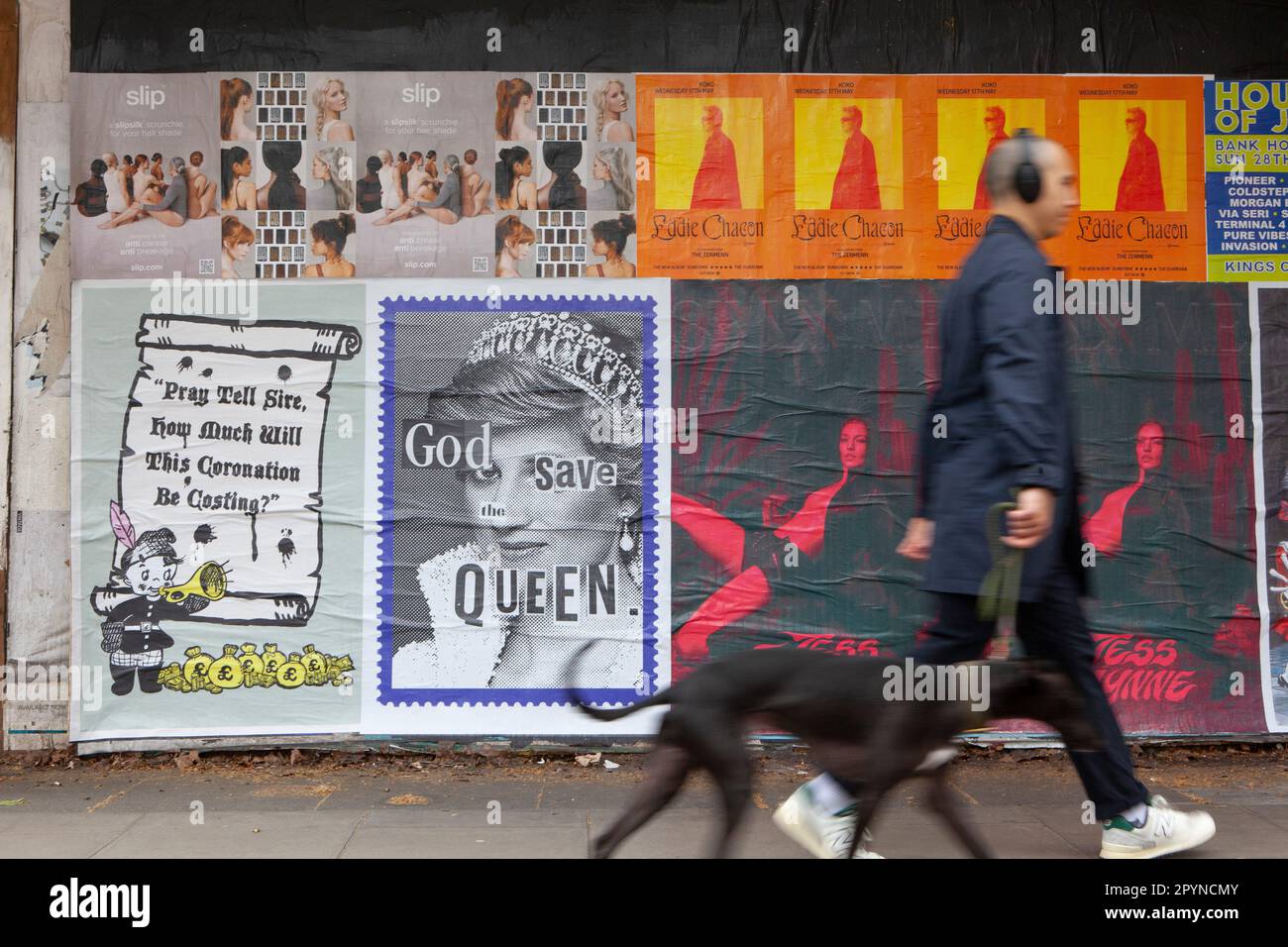 Londra, Regno Unito. 4th maggio, 2023. Sulla Theobalds Road vicino a Holborn, manifesti repubblicani protestano contro la monarchia e il costo dell'incoronazione. L'incoronazione di Re Carlo III avrà luogo sabato 6 maggio, ma non tutti nel Regno Unito sostengono la monarchia e molti sono scontenti del costo delle celebrazioni durante il costo della crisi. Un poster mostra la principessa Diana con lo slogan "Dio salvare la Regina". Credit: Anna Watson/Alamy Live News Foto Stock