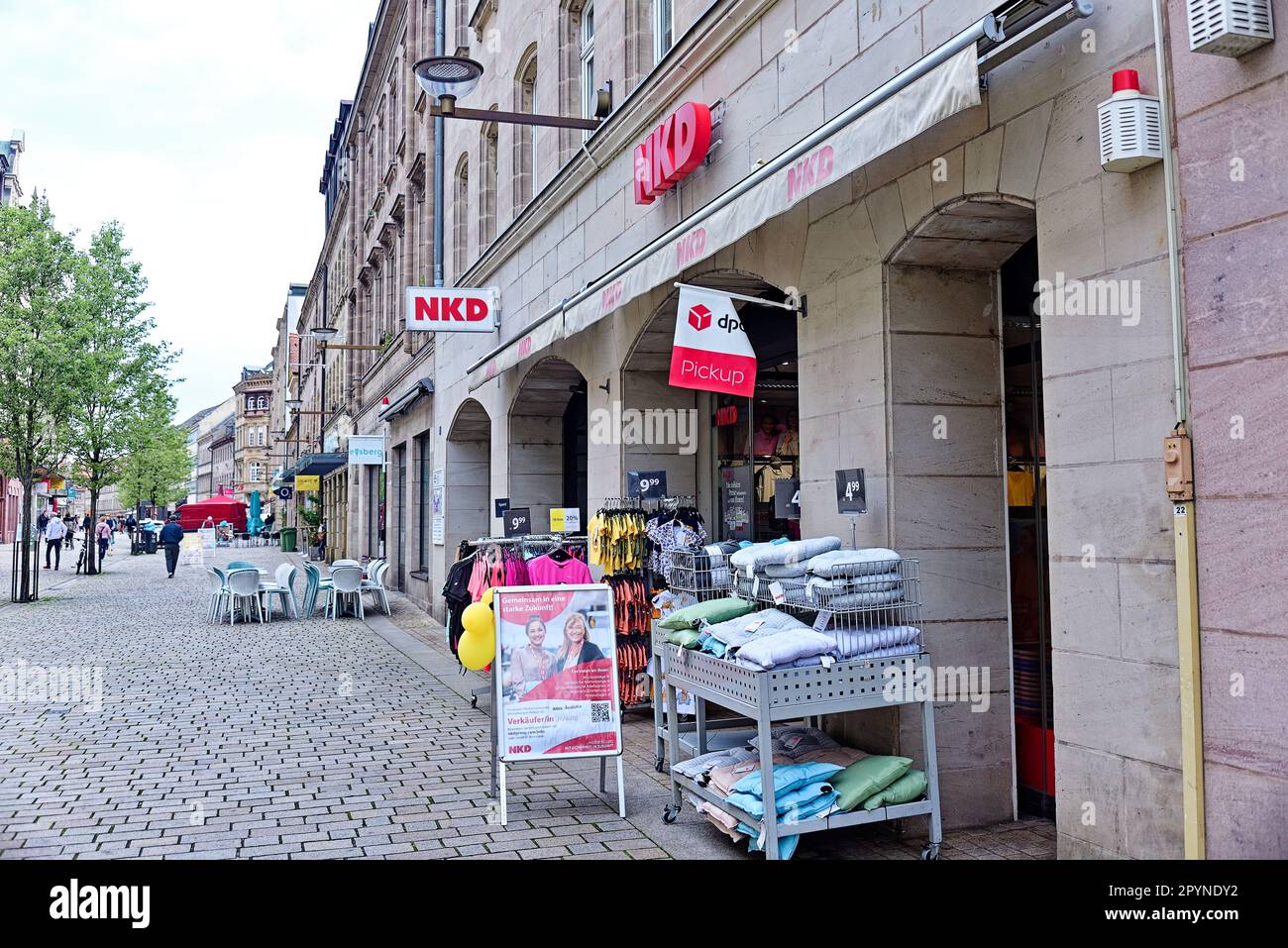 Economia, Logo, Nome della Società, Abbigliamento commercio al dettaglio: Scritte della società NKD su una facciata Foto Stock